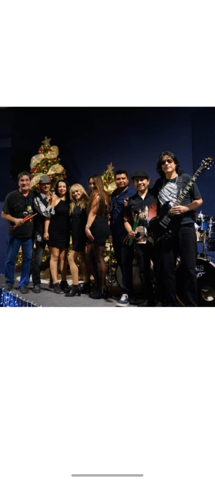 Foto 2 de Dynasty Ssantanass Band